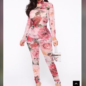 Fashionnova “Blooming Mami Mesh Set”
